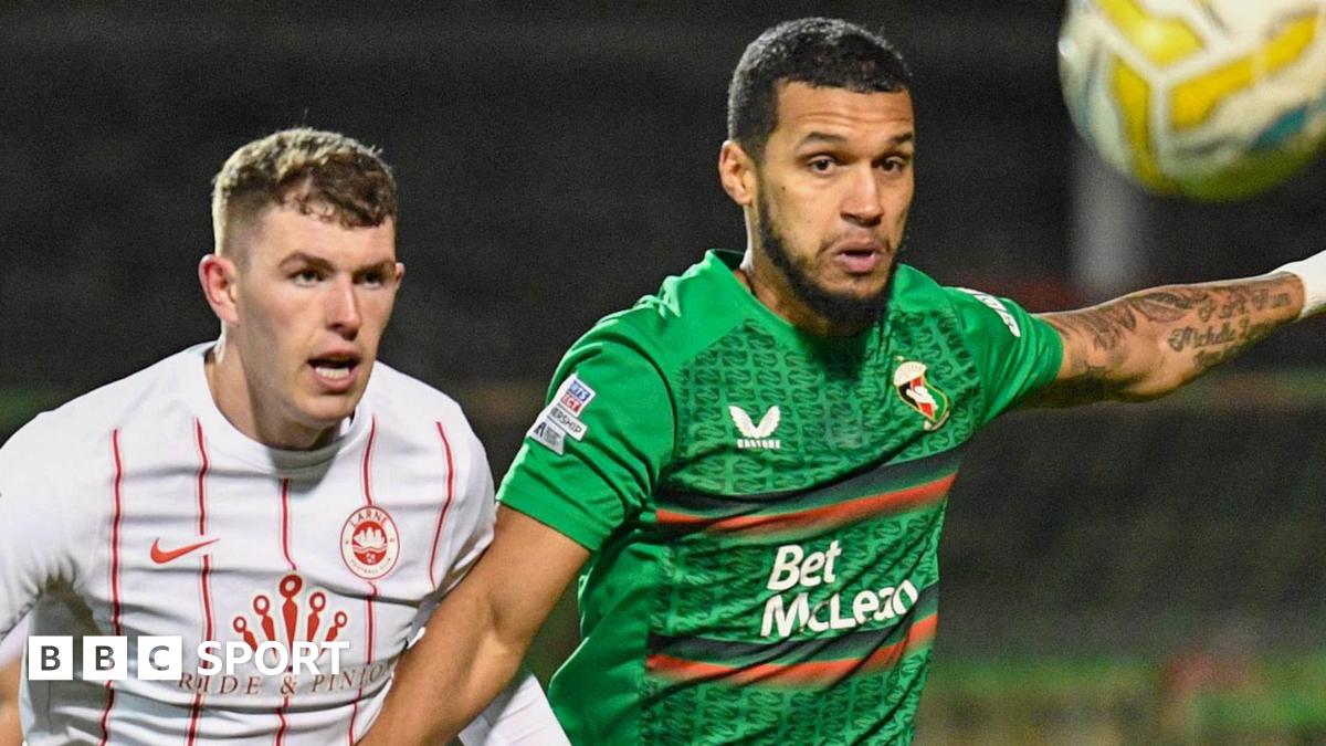 Linfield win title after Glentoran draw with Larne