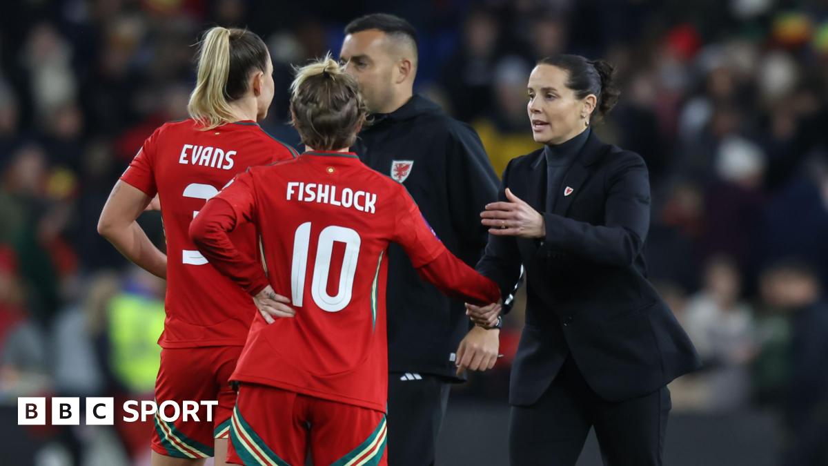 Fishlock has 'had conversations' over Wales role