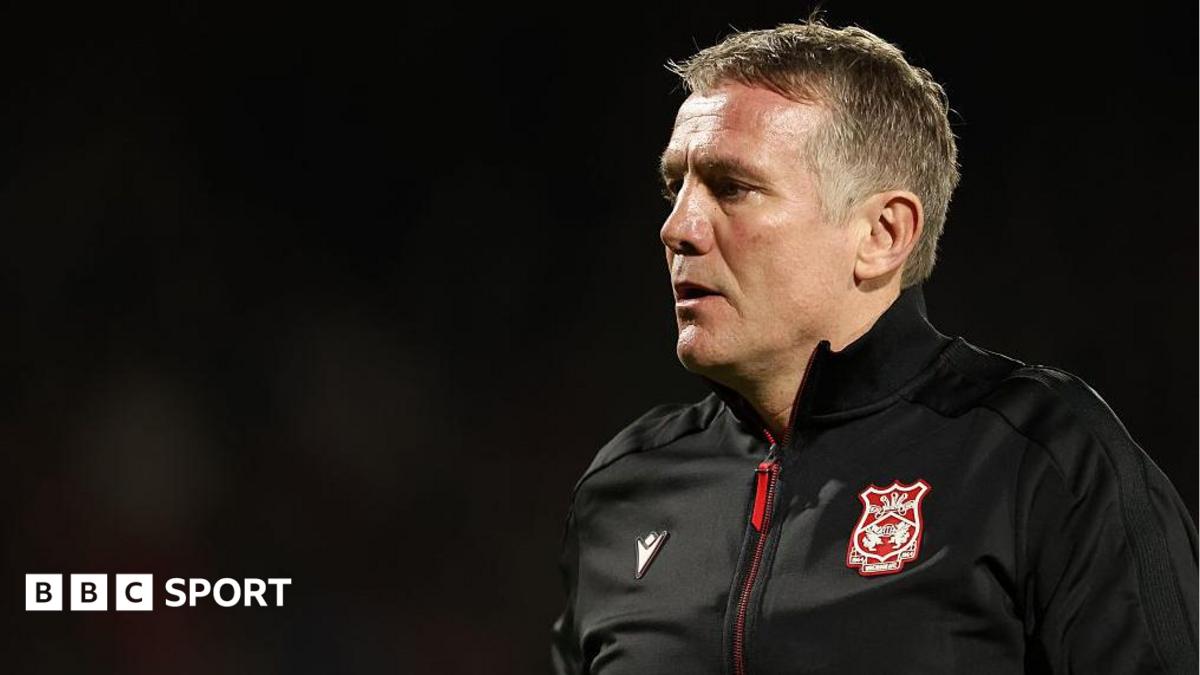 Championship LIVE: Build up to Wrexham vs Swansea City – text updates, stats & head-to-head