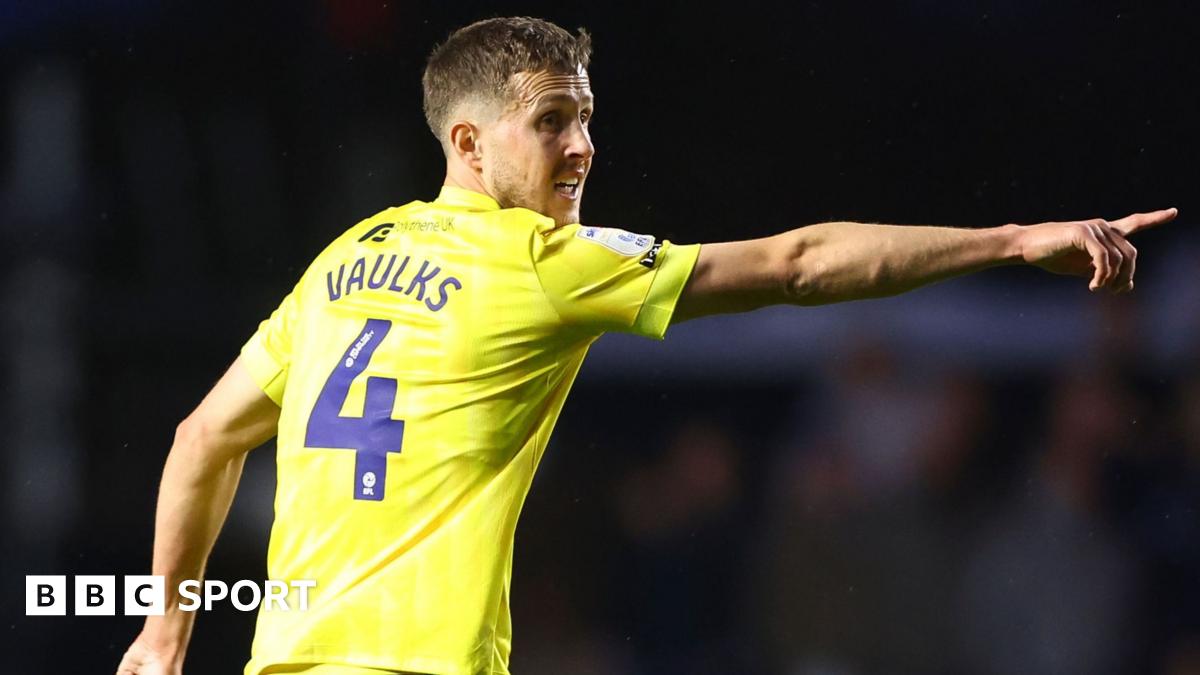 Oxford United: ‘We’re trying to save lives’ – Will Vaulks on winning Fifpro award