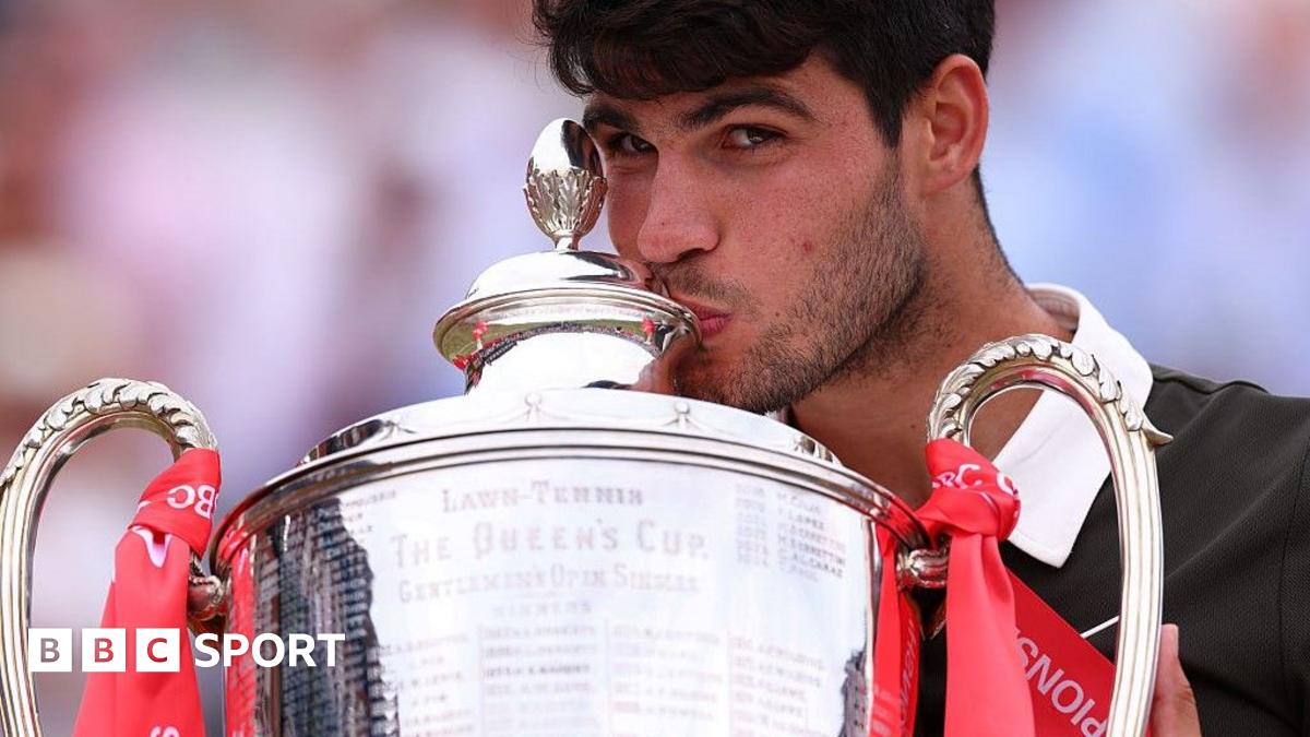 Alcaraz beats Lehecka to seal second Queen's title