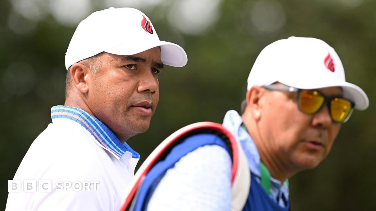 Vegas leads from Fitzpatrick as McIlroy makes US PGA cut