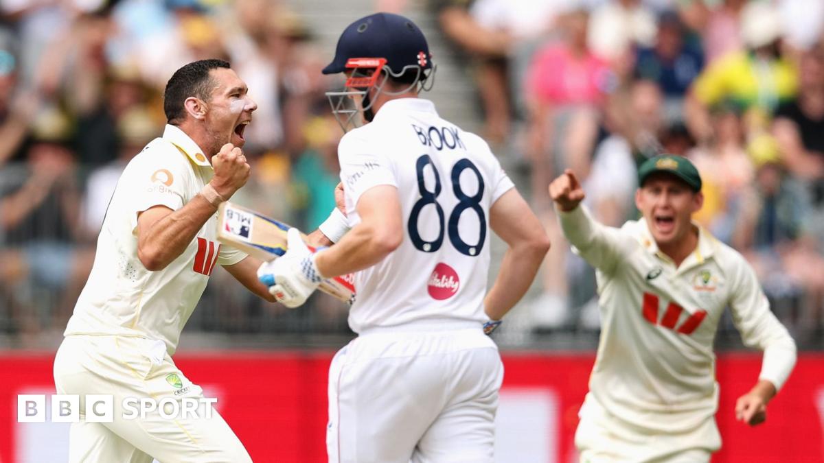 'Inexcusable' - how 30 minutes cost England in first Ashes Test