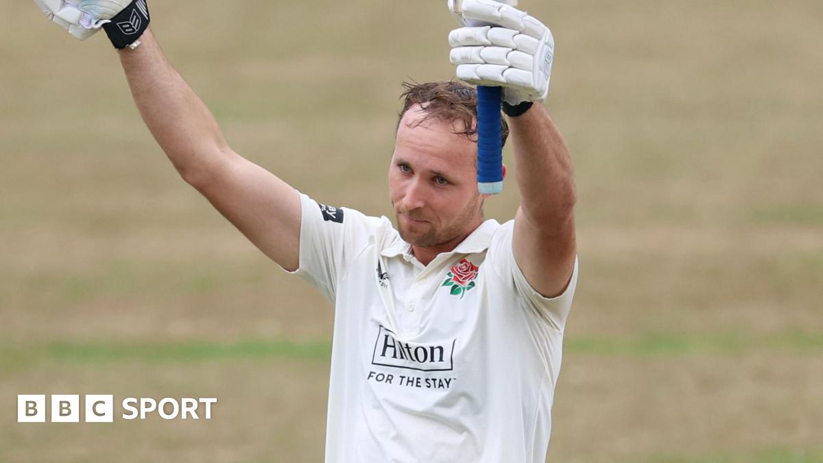 Lancs' Hartley hits maiden hundred in Glos game