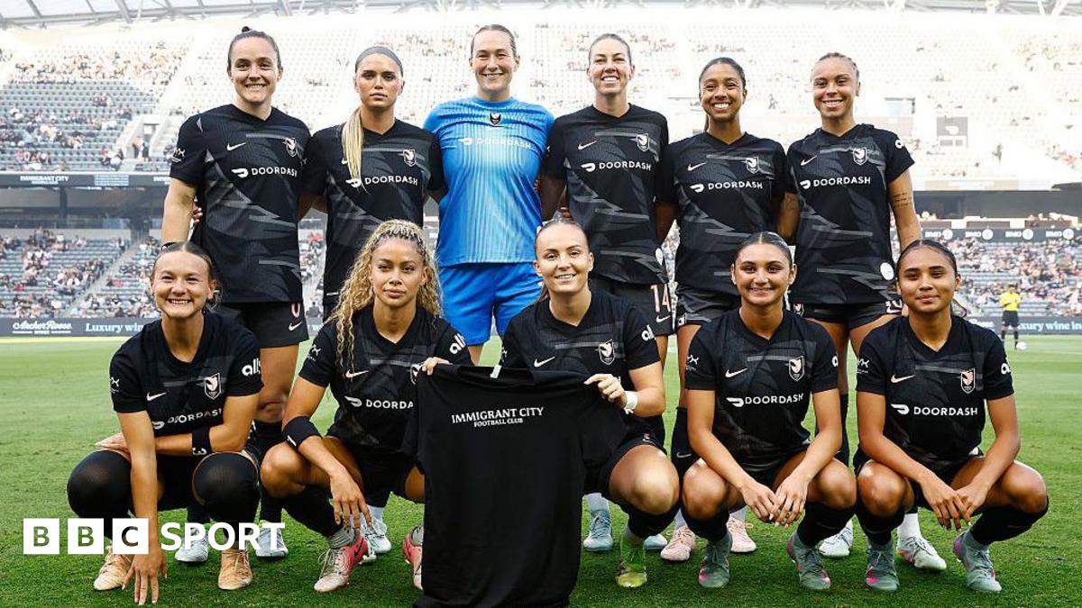 Angel City FC สวมเสื้อ 'Immigrant City Football Club' ท่ามกลางการบุกค้นของ ICE
