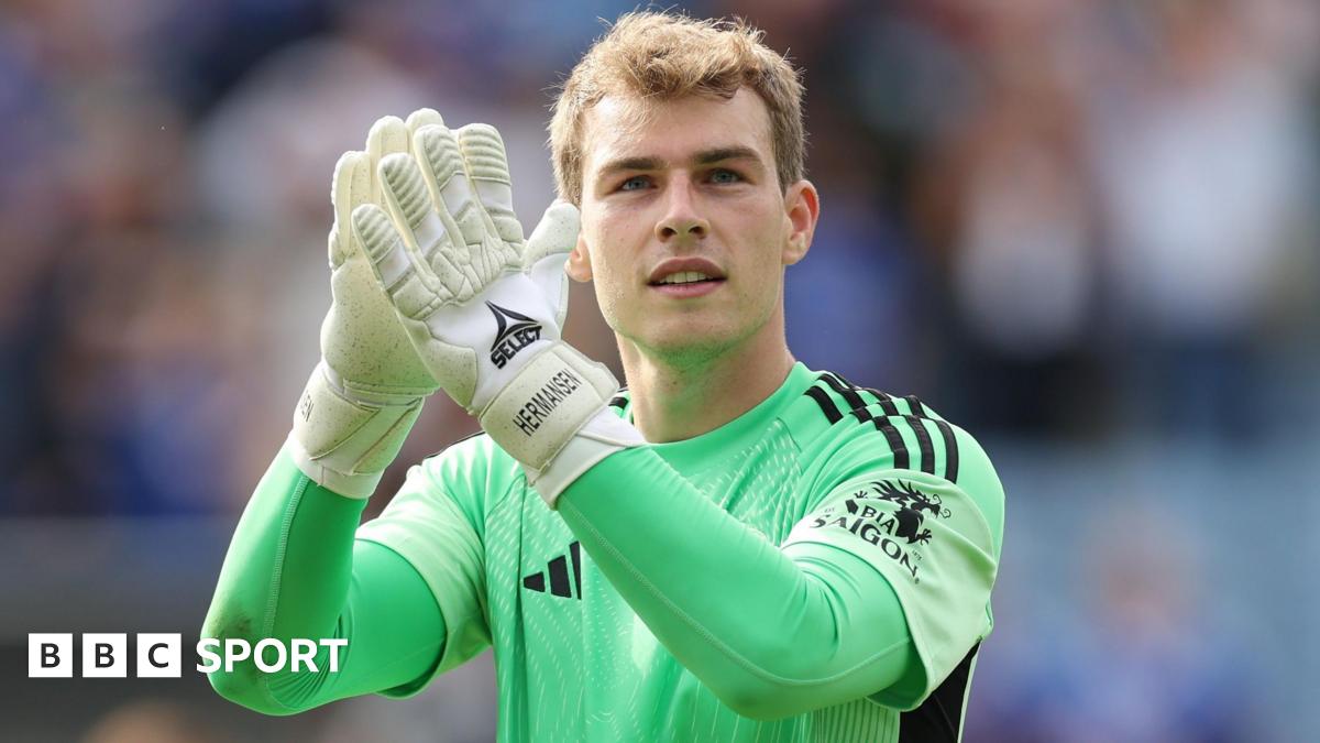 West Ham agree fee for Leicester keeper Hermansen 