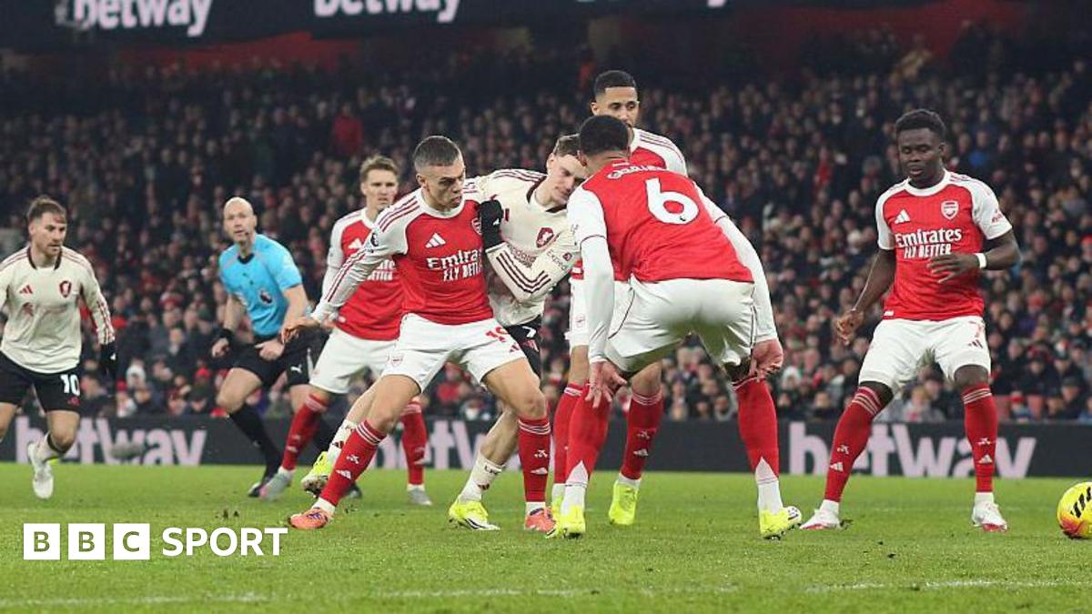 Liverpool news: Panel split on Wirtz penalty claim at Arsenal