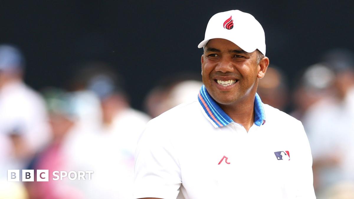 Vegas maintains lead but pack closes in at US PGA