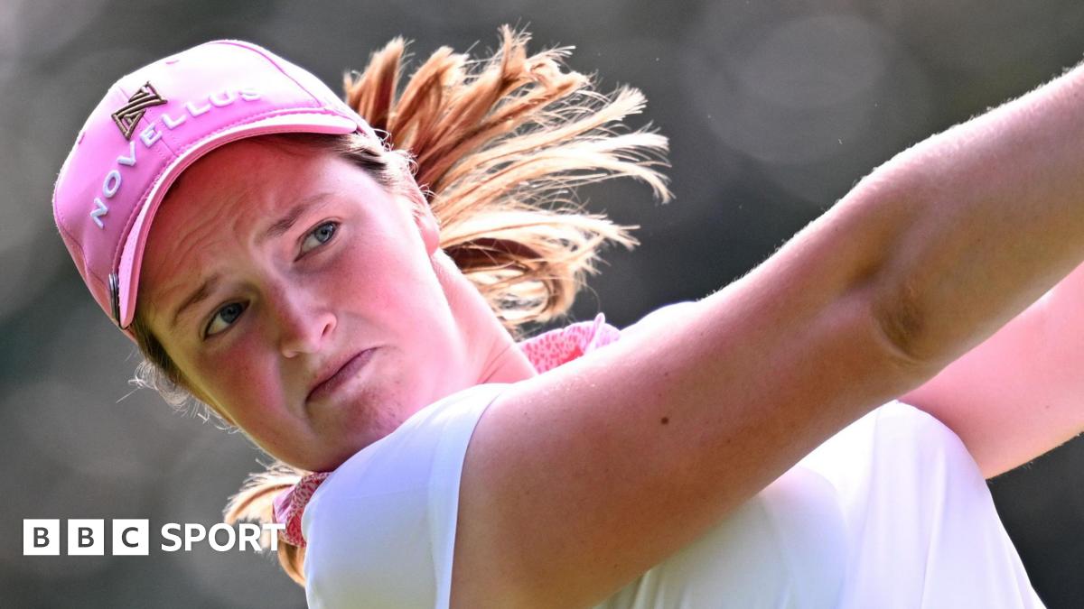 England's world number one amateur Woad turns pro