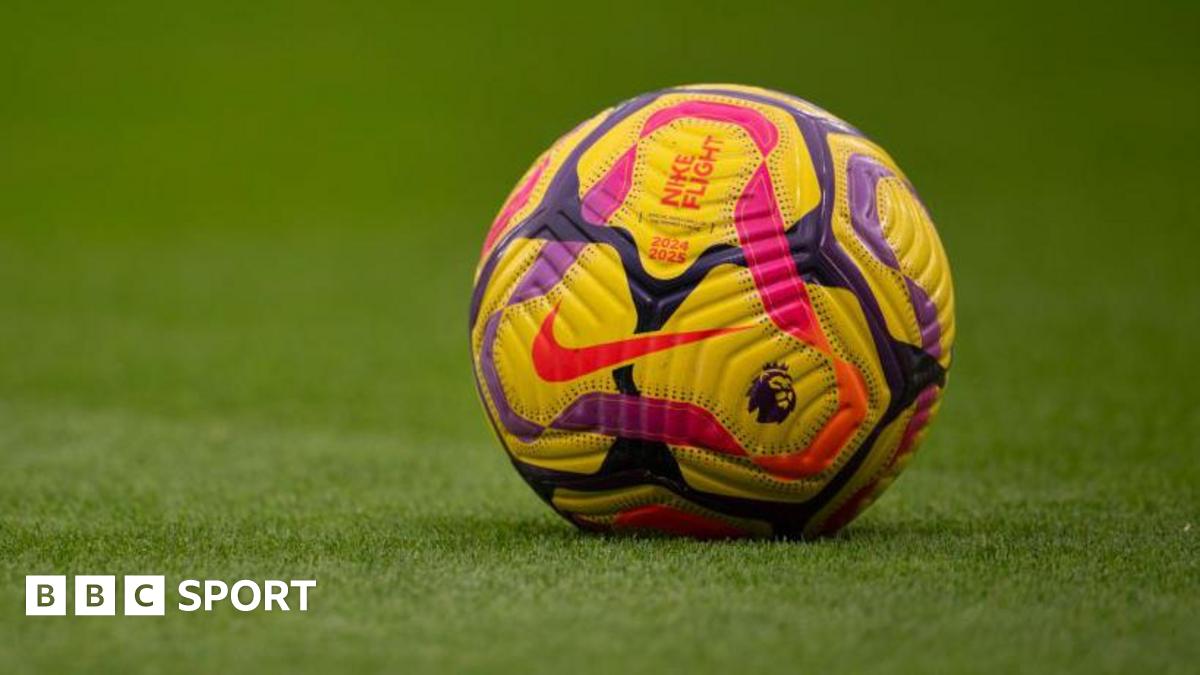 Agent arrested after player 'threatened with gun'