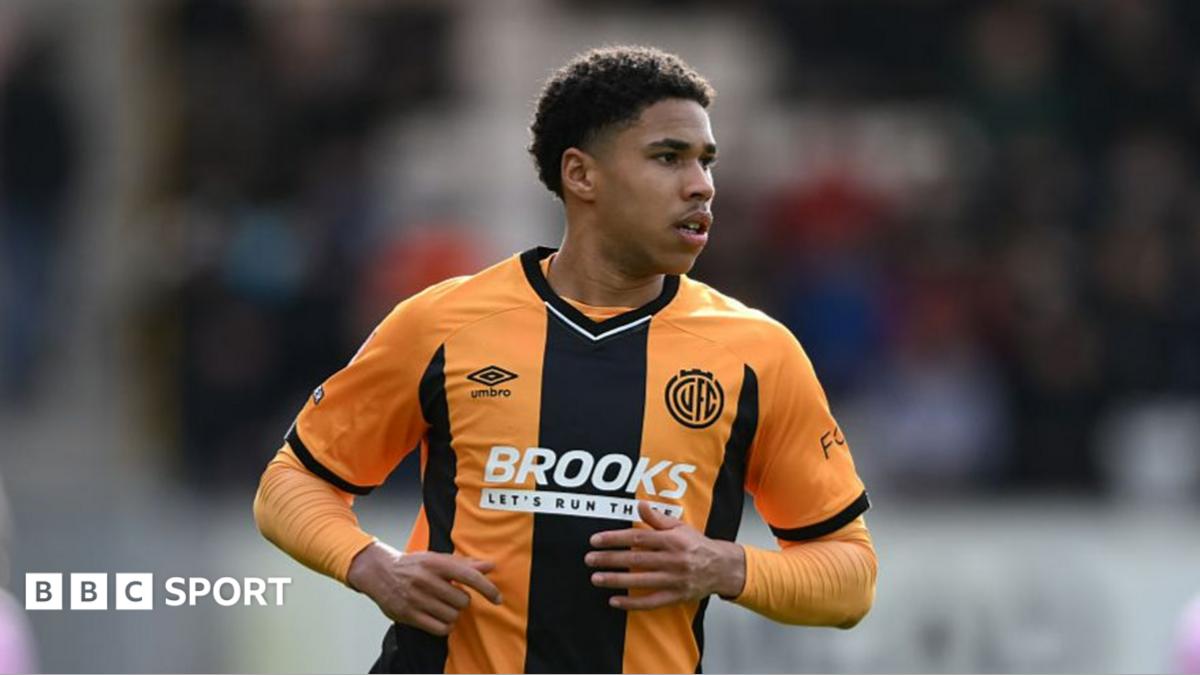 Cambridge United v Swindon Town