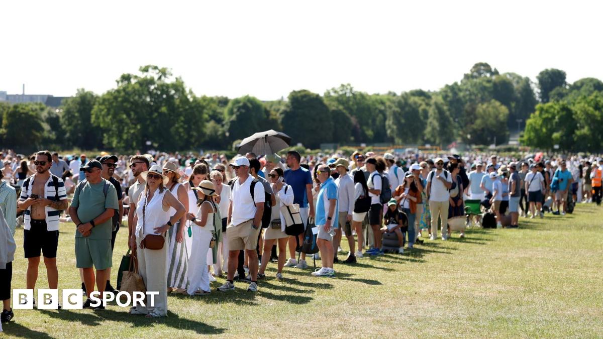 'Like a parallel universe' - thousands queue for opening day at SW19