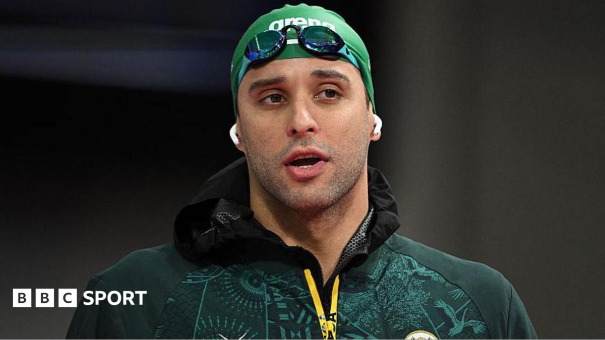 Le Clos' home destroyed by fire after he sets Commonwealths record