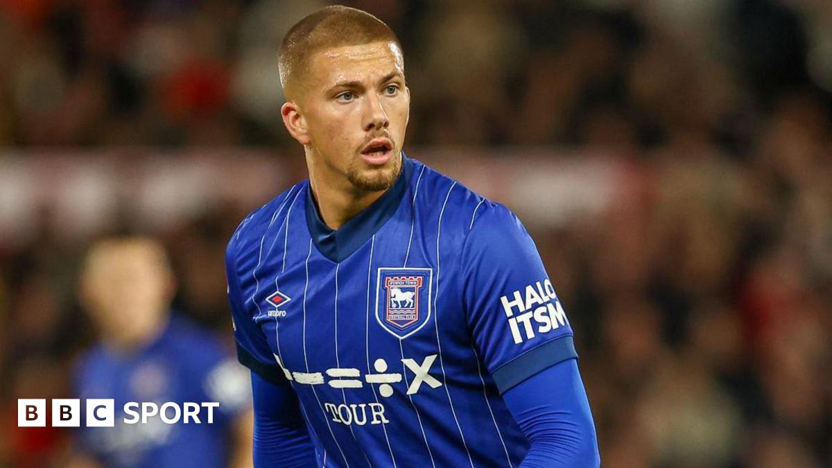 Harry Clarke: Sheffield United sign Ipswich defender on loan