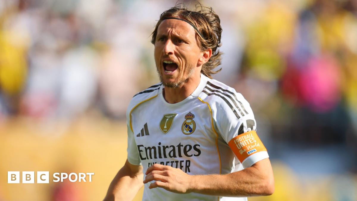 Luka Modric: Manager Massimiliano Allegri confirms Croatia midfielder to join AC Milan from Real Madrid thumbnail
