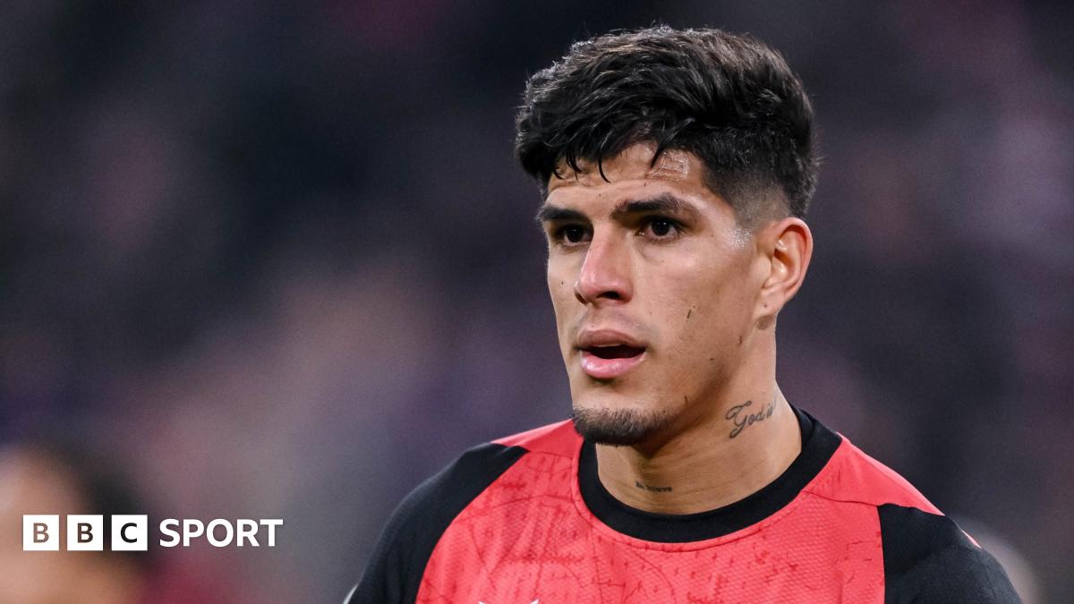 Arsenal pursue deal for Leverkusen defender Hincapie