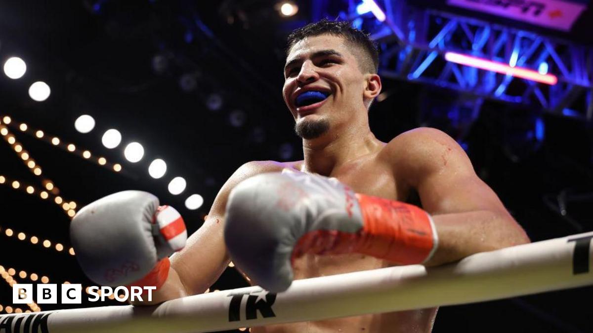 Zayas, 22, becomes youngest active world champion