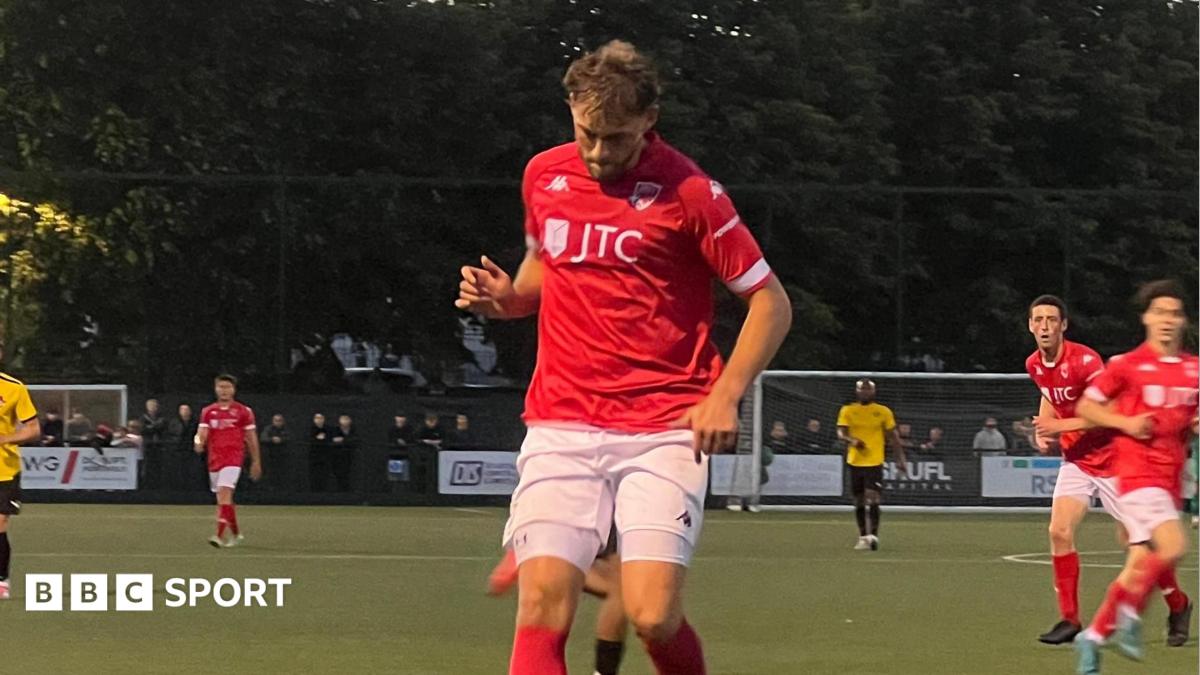Jersey Bulls boss hopes to keep striker Bickley fit