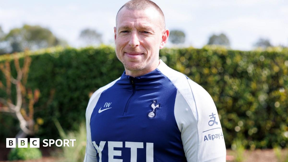 Tottenham hire ex-Man Utd goalkeeper coach Ian Willcock - BBC
