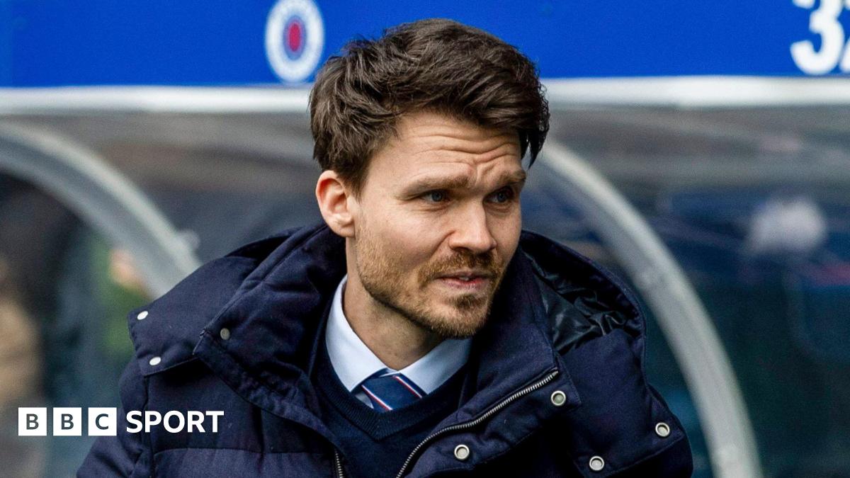 Manager Danny Rohl during a press conference