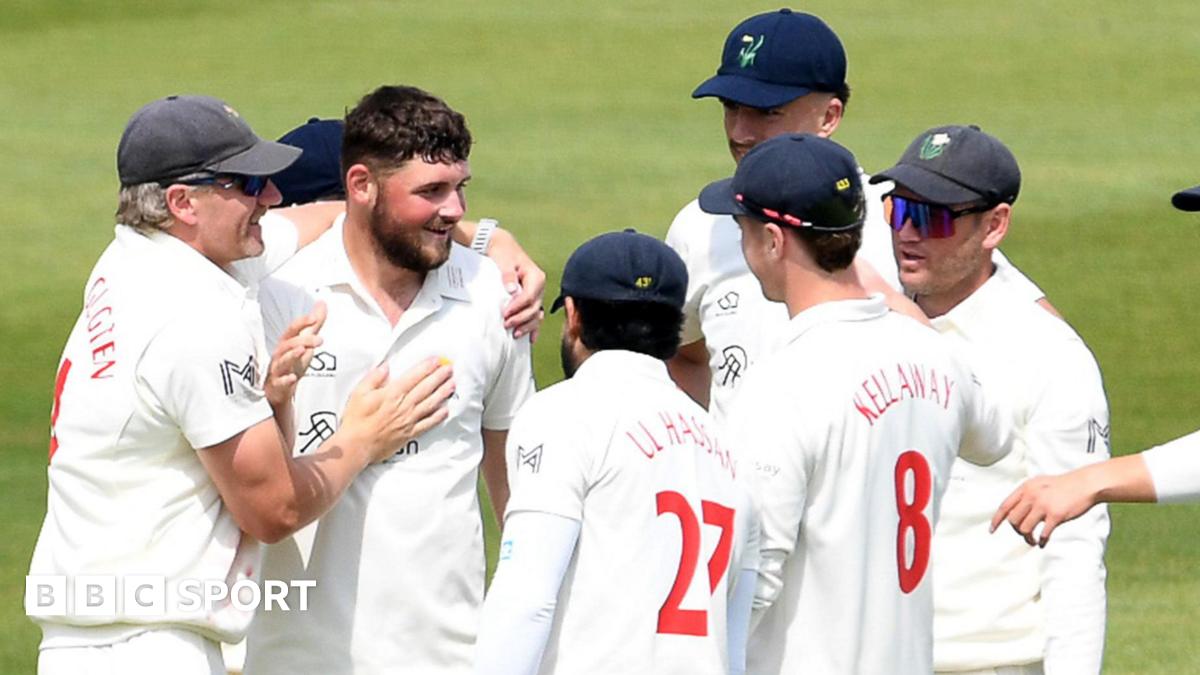 https://ichef.bbci.co.uk/ace/branded_sport/1200/cpsprodpb/4e71/live/ab7ef120-4bd0-11f1-8bbe-110a0d5a715a.jpg