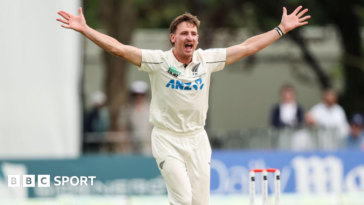 Smith stars as NZ dominate Ireland in Belfast