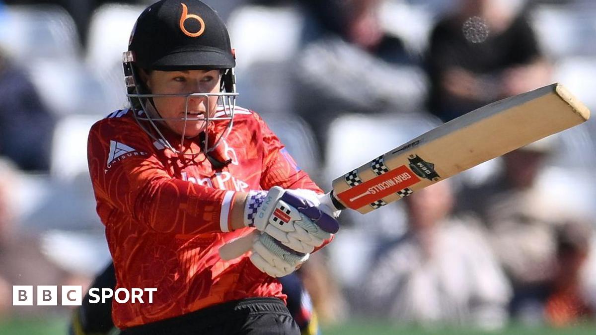 Leaders Blaze edge past Hampshire in One-Day Cup