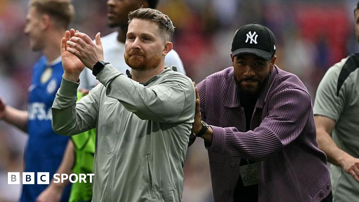 Berita Chelsea: Calum McFarlane menghadapi kritik media sosial