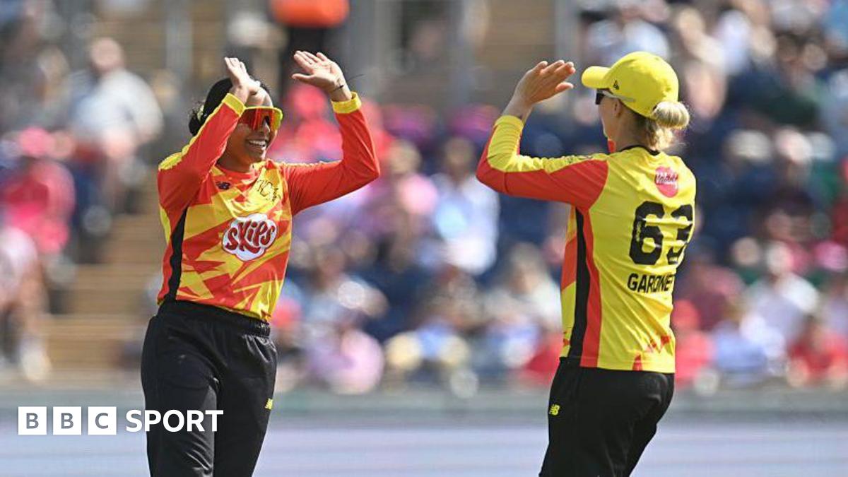 King stars as Rockets beat Fire to avoid elimination