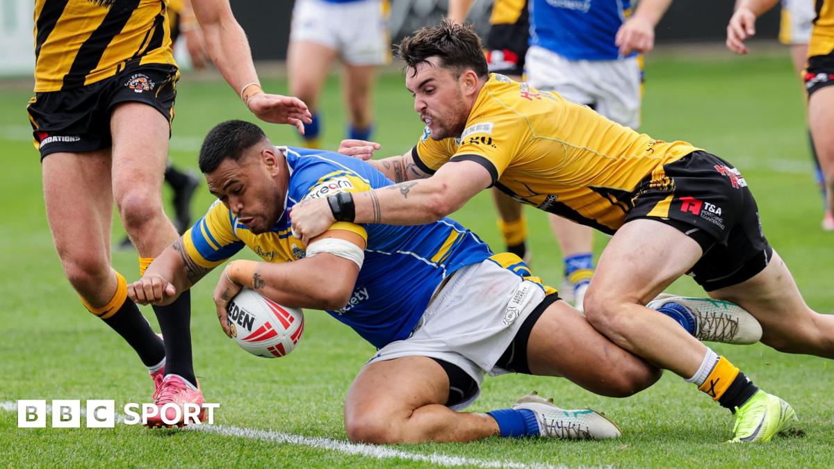 Leeds go third with hard-fought win over Castleford