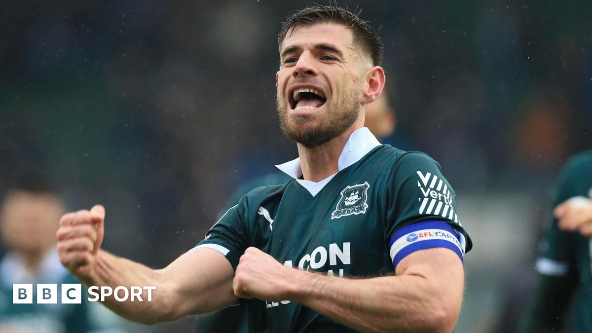 Joe Edwards: Kapten Plymouth Argyle Ditawarkan Kontrak Baru