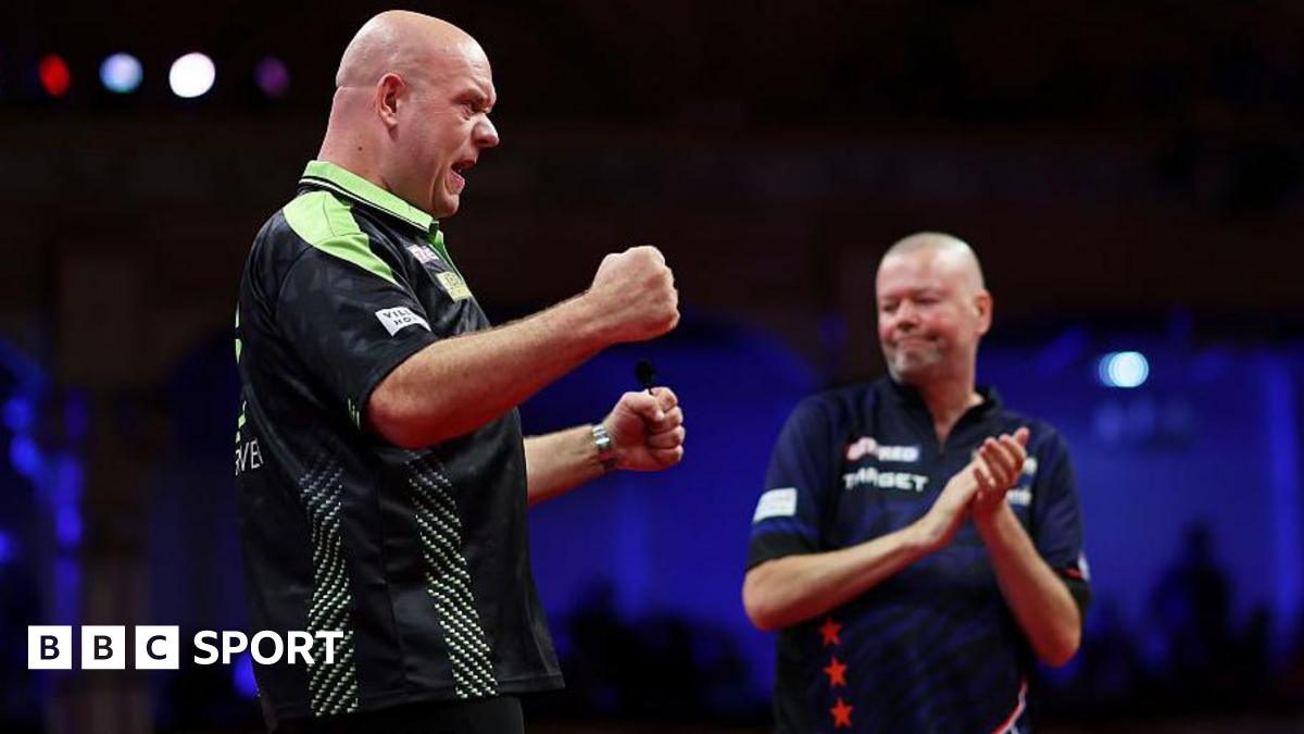 Van Gerwen Advances Over Van Barneveld at World Matchplay
