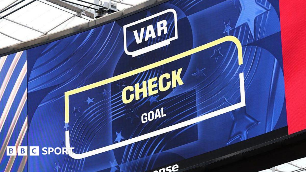 2026 年ワールドカップ: VAR はプレミア リーグとは異なる方法で使用されますか?