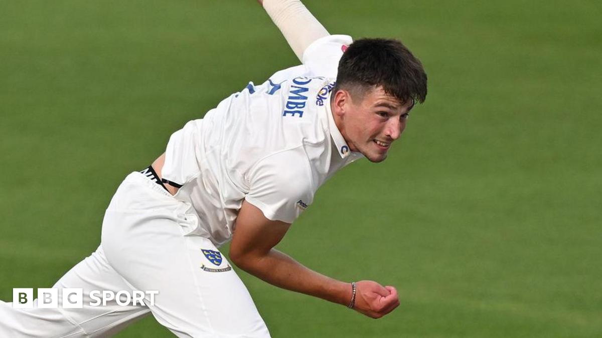 County Championship Cricket LIVE: Scores & radio commentaries from nine games thumbnail