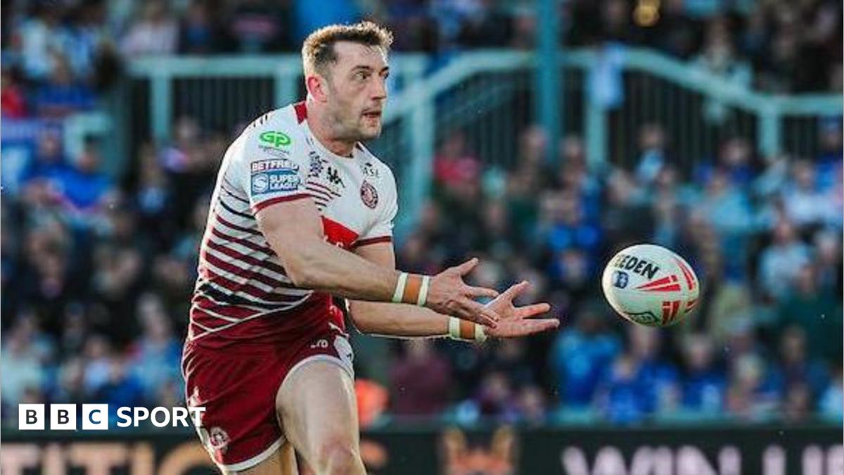 Wigan Warriors hammer Bradford Bulls 34-6, stay second in Super League
