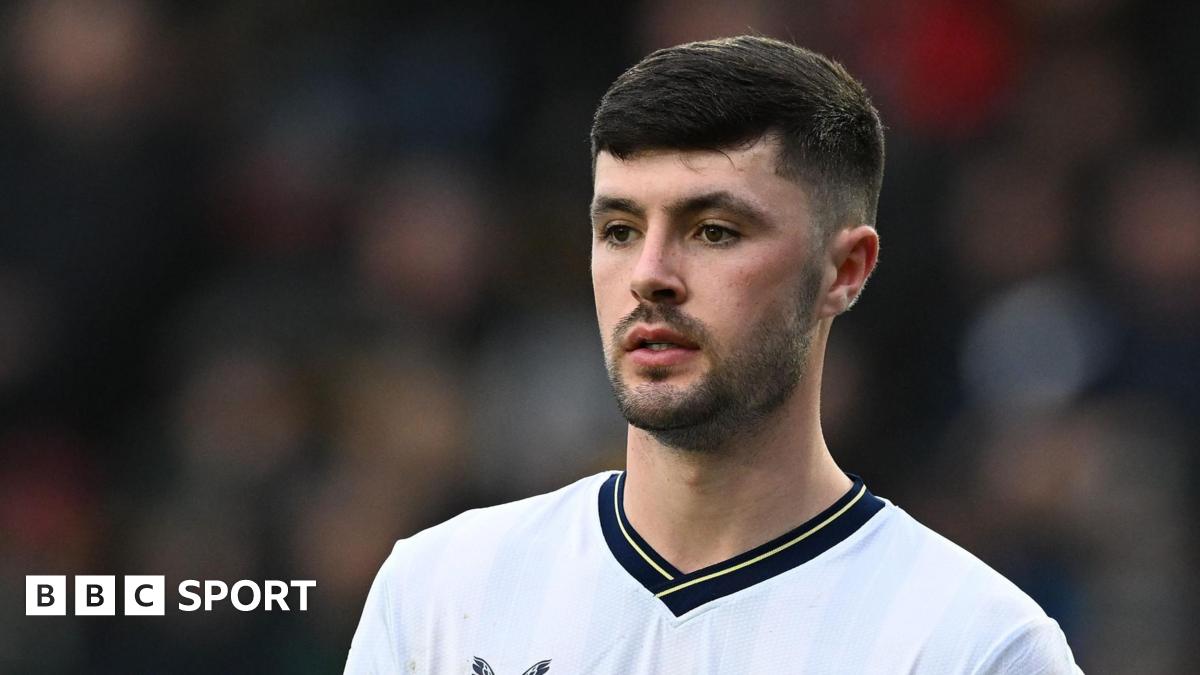 AFC Wimbledon sign ex-Liverpool forward Stewart