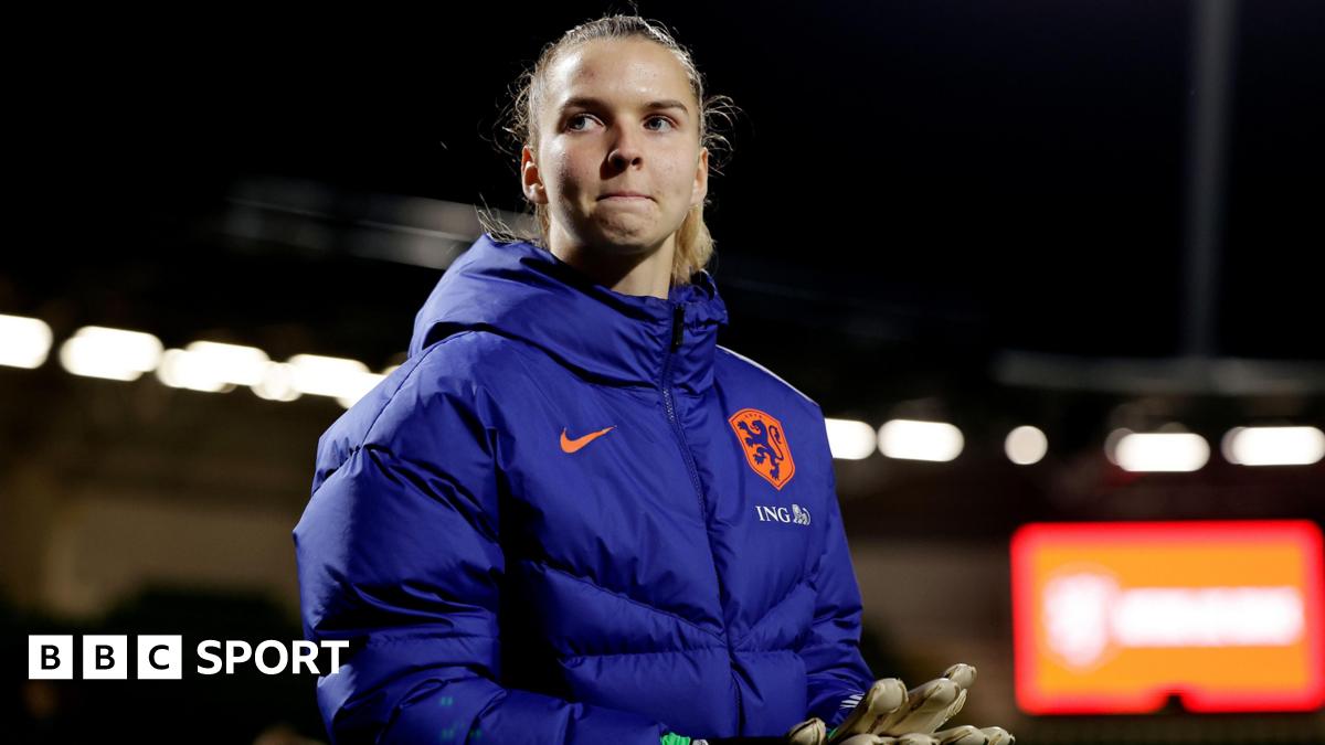 Chelsea sign goalkeeper Liefting on three-and-a-half year deal