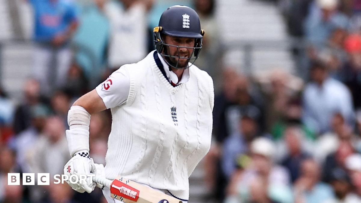 Woakes never considered not batting for England