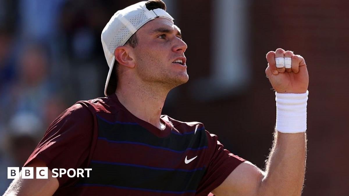 Late racquet swap propels Draper into Queen's last eight