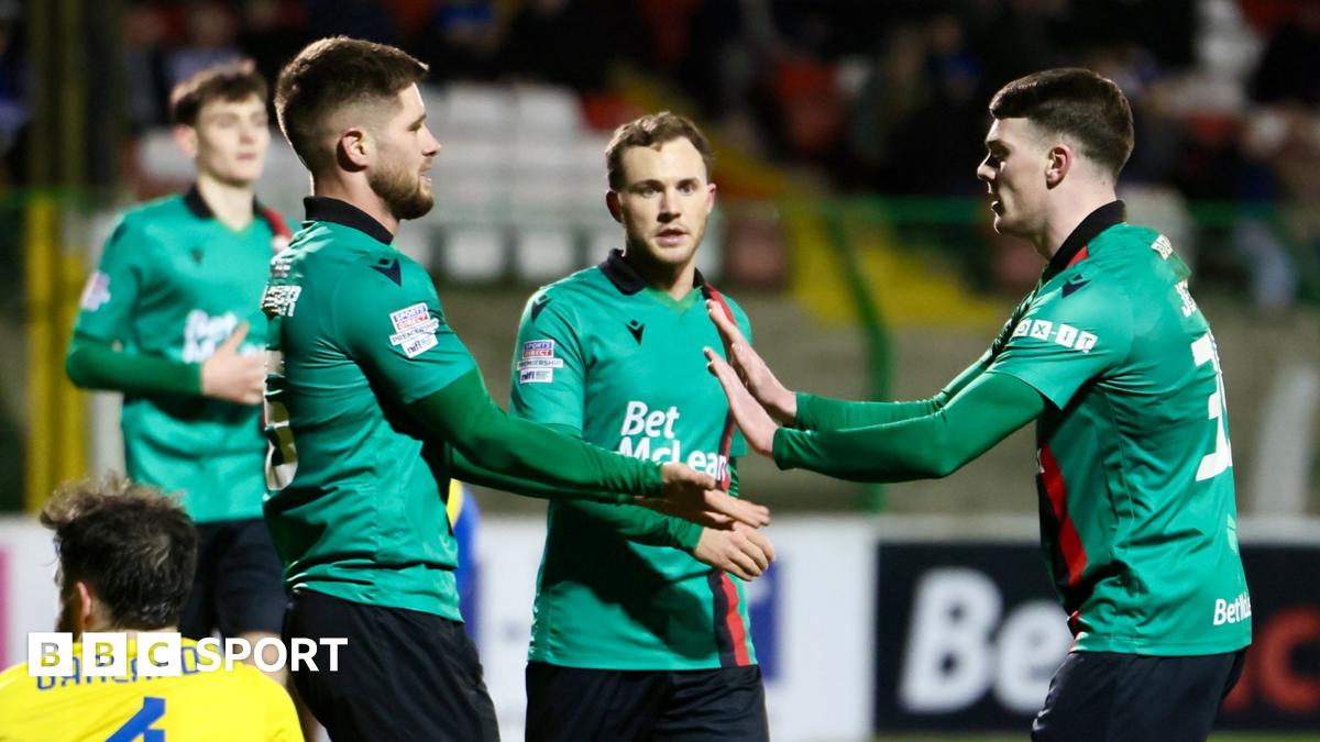 Jenkins scores four as Glentoran win in Irish Cup