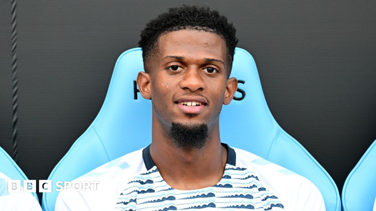 Justin Obikwu: QPR sign Coventry City youngster