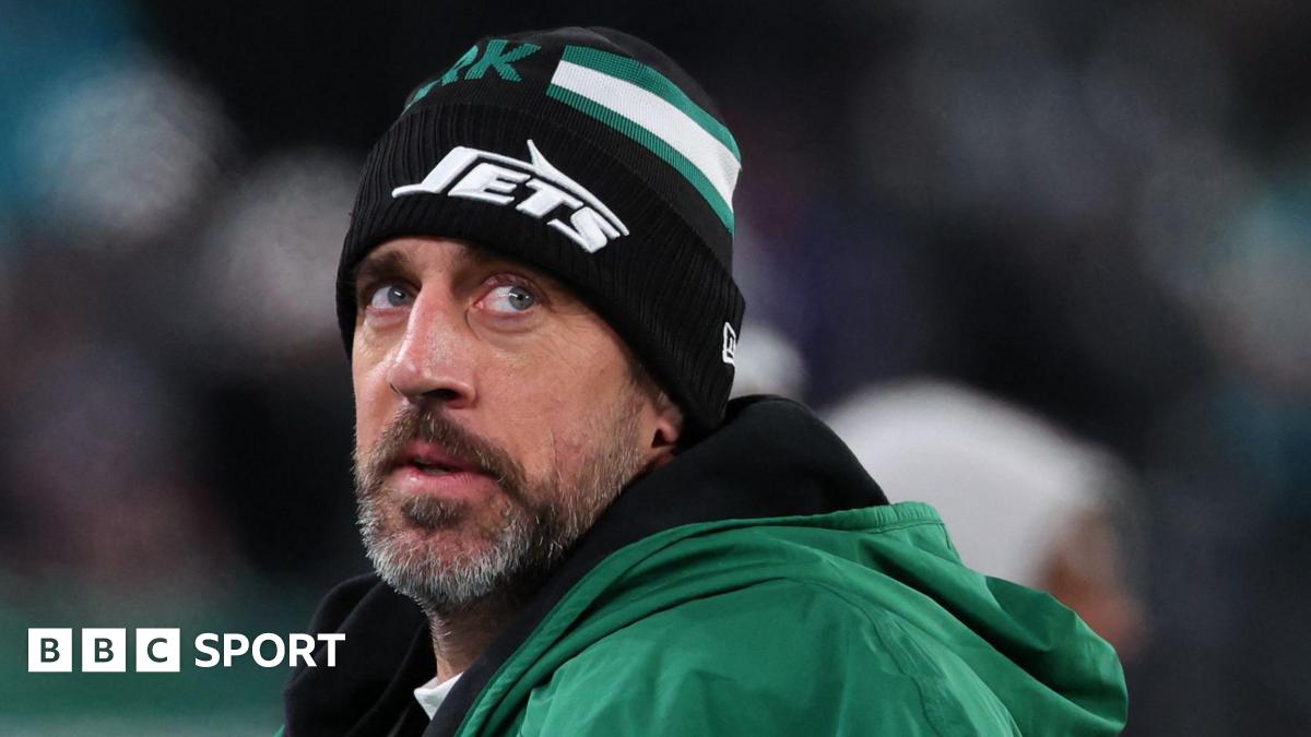 Aaron Rodgers: Pittsburgh Steelers sign NFL's four-time MVP on one-year deal