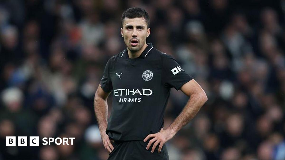 Rodri: Manchester City midfielder charged with misconduct over referee comments - BBC