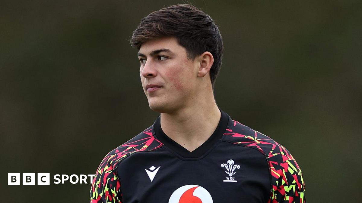 Rees-Zammit has 'boxes to tick' for Wales return