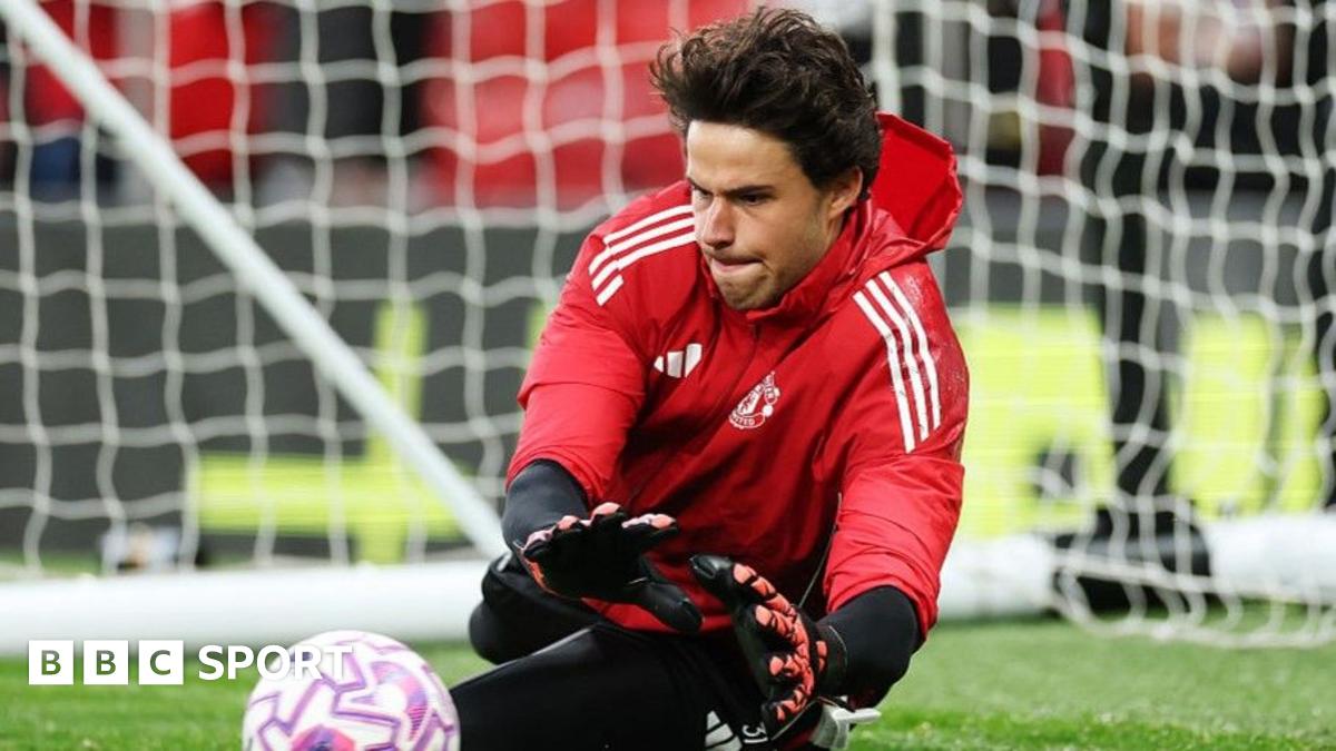When will £18m Lammens get his chance at Man Utd?