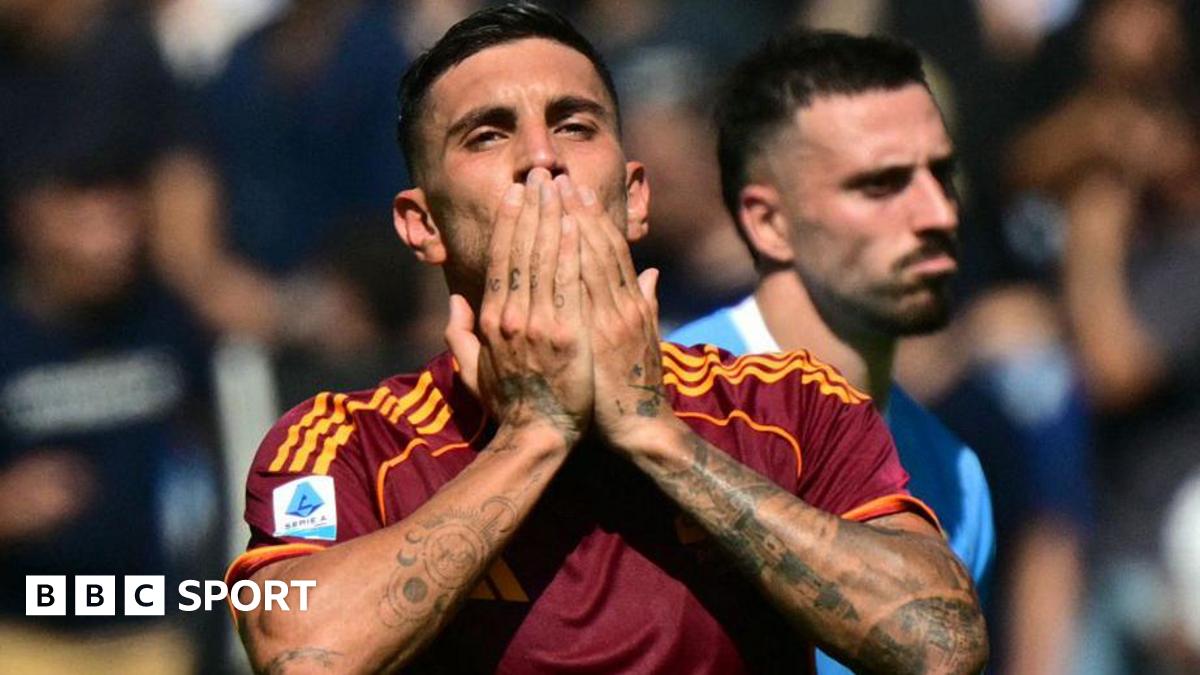 Lorenzo Pellegrini Celebrates
