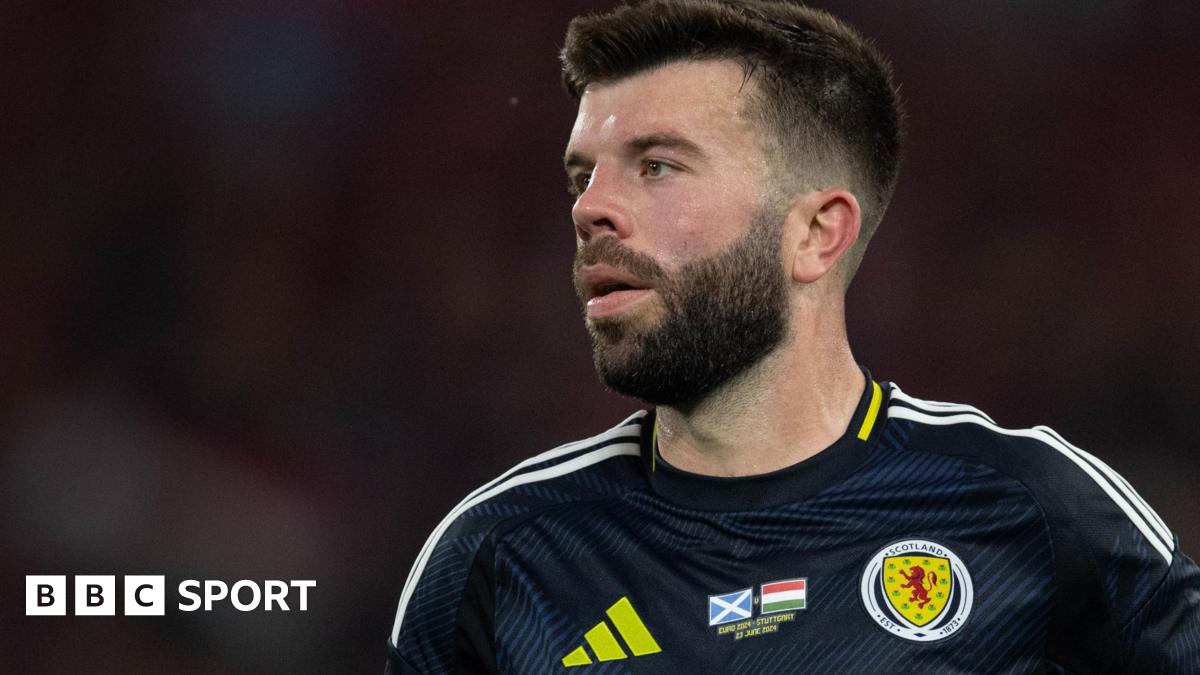 Hibs in 'advanced talks' to sign Scotland's Hanley