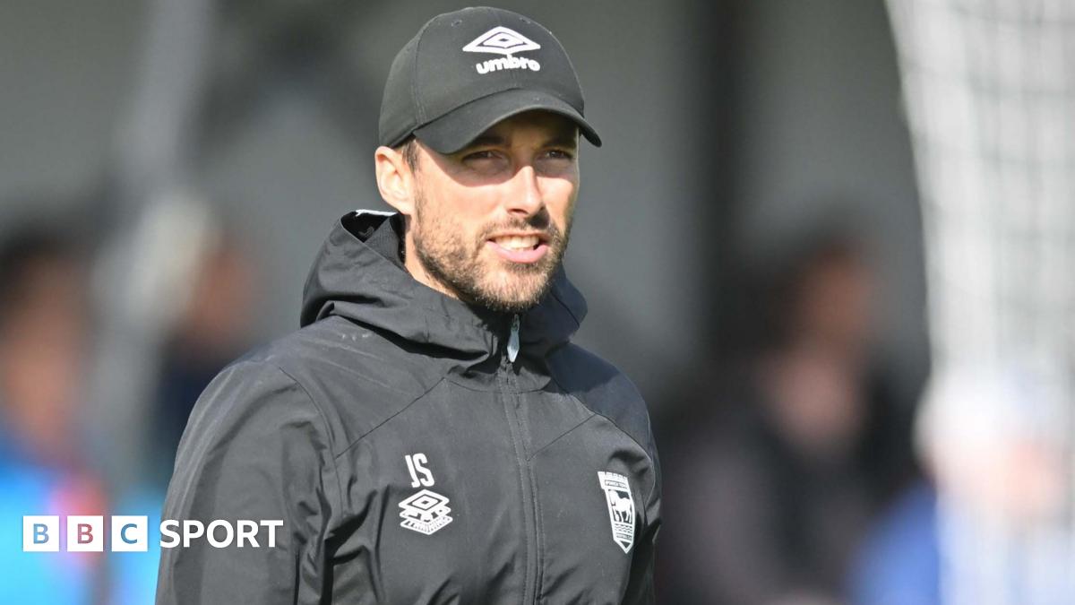 Sheehan steps down as Ipswich Women boss