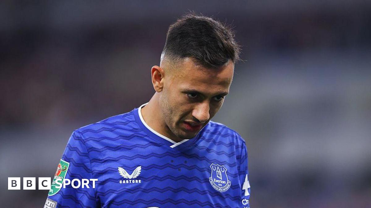 Palace criticised for 'messing' with McNeil mental health