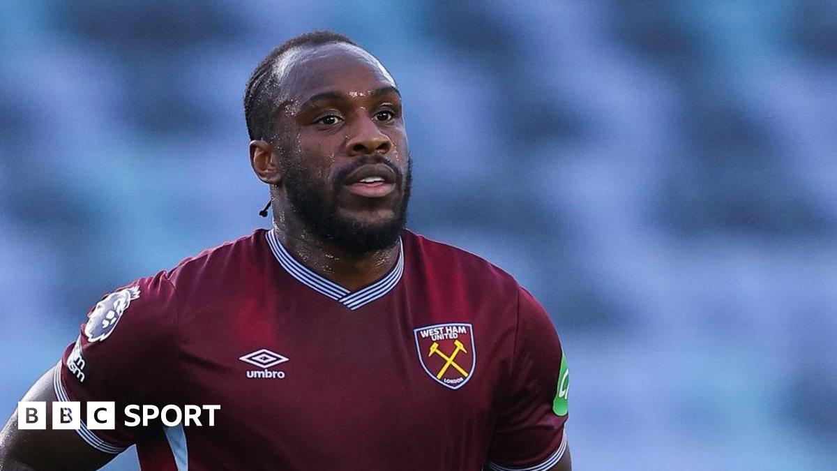 Michail Antonio: exdelantero del West Ham entrenando con el Leicester City